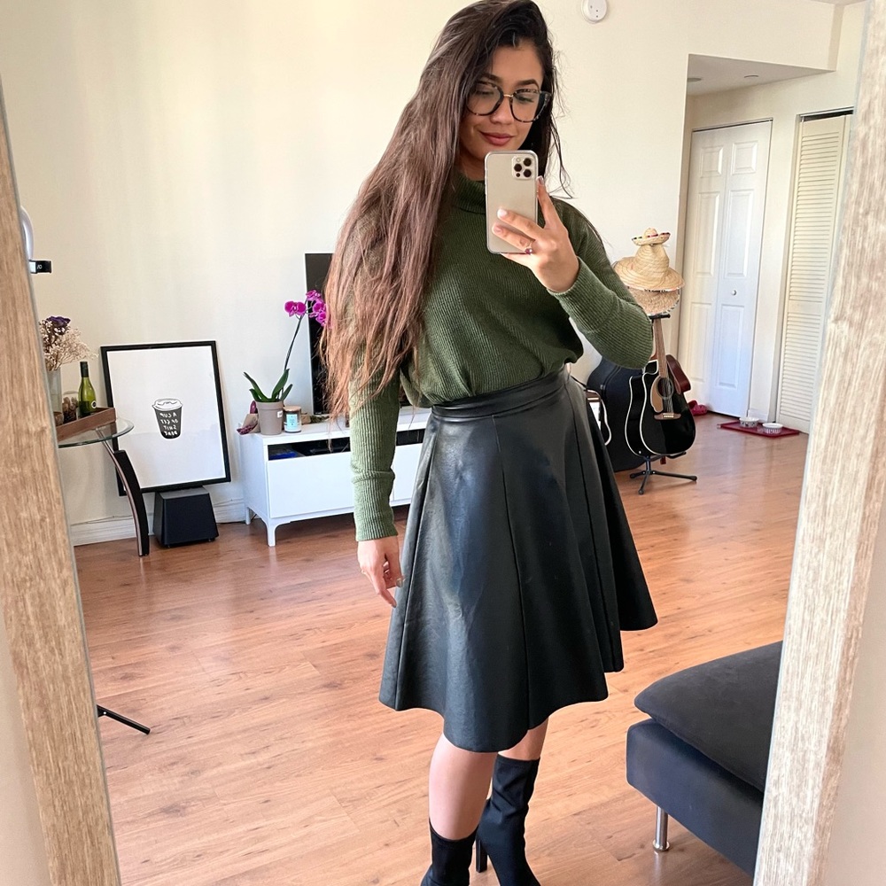 Forever 21 Black Office Skirt High rise Size S